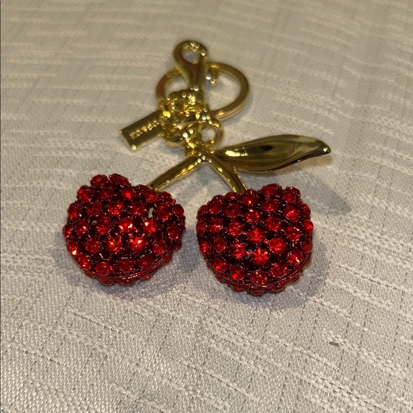 Fashion Jewelry Gold and Red Cherry Key Holder - Picture 5 of 10